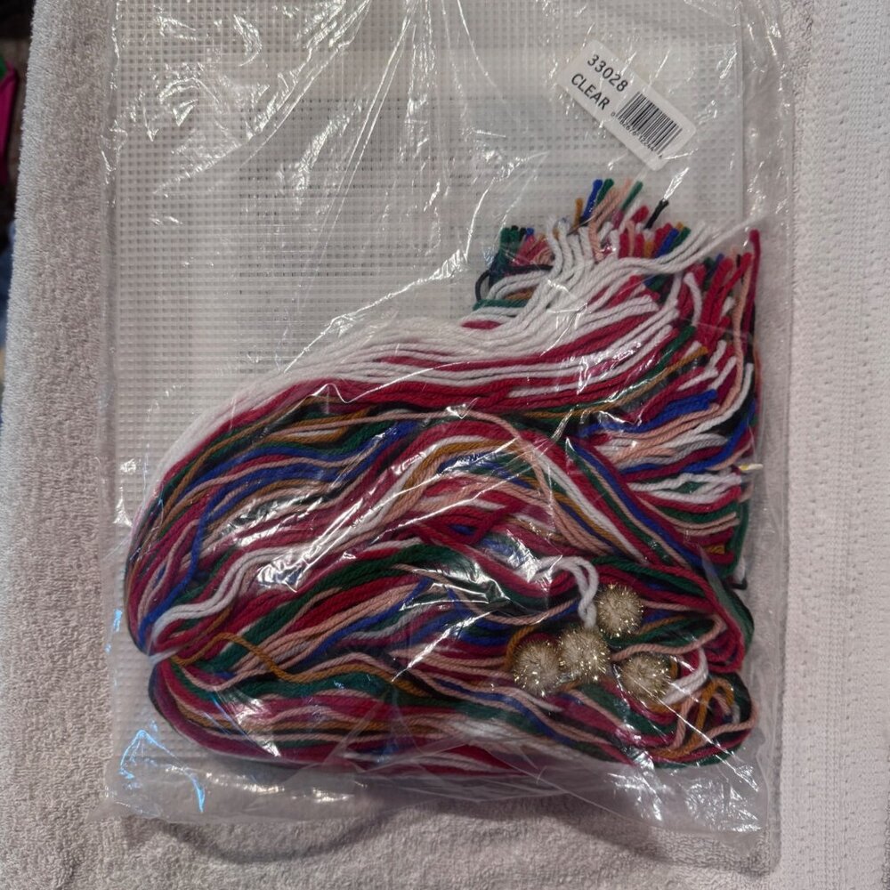 Vtg 1995 Welcome Elves Plastic Canvas Kit - Picture 4 of 4